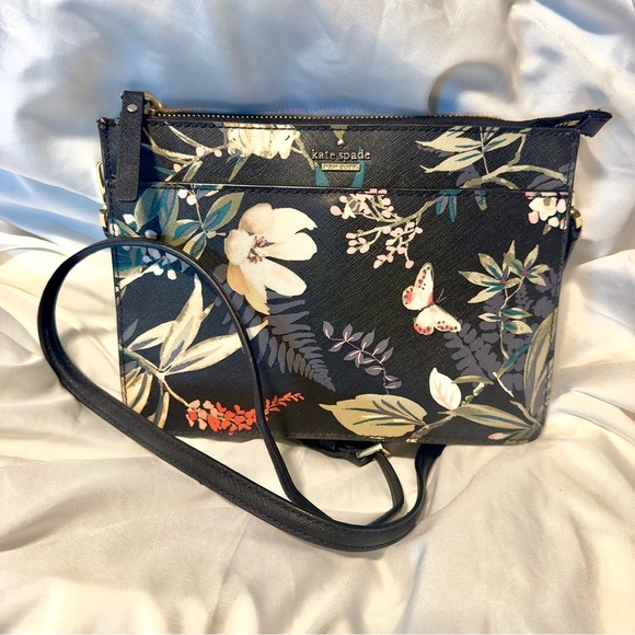 kate spade Handbags - Kate Spade Black Crossbody Bag with Sleek Design